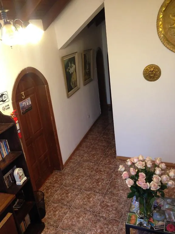 Hospedaje Tanpu Quito Konukevi
