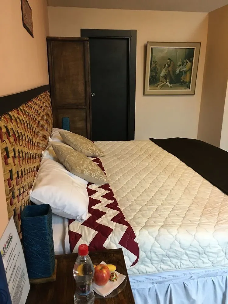 Hospedaje Tanpu Quito 3*,